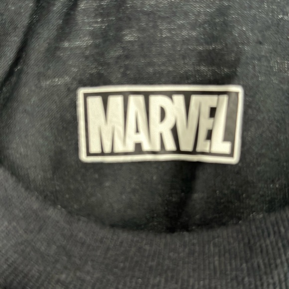 Marvel Christmas Spider-Man Santa Hat T-Shirt - Picture 4 of 4